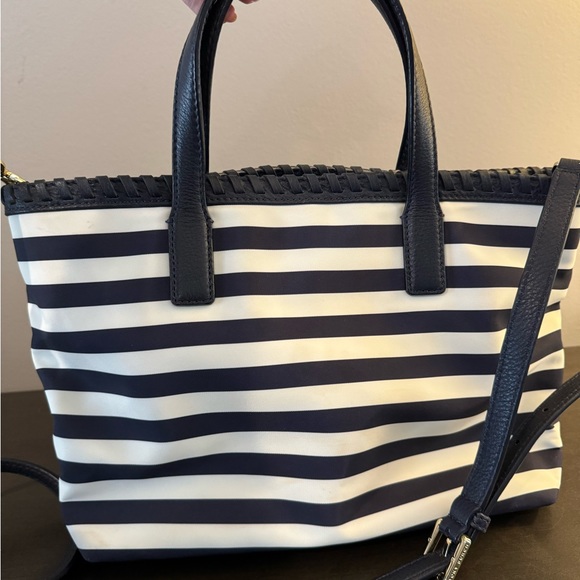 Tory Burch East West Marion Navy Blue/White Stripe
Nylon and Leather Tote Medium - Picture 2 of 7